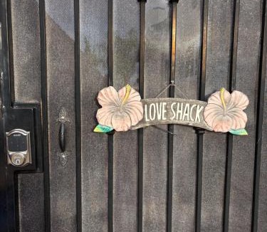 Bay Park House | LOVE SHACK on private canyon, minutes to the Beach
