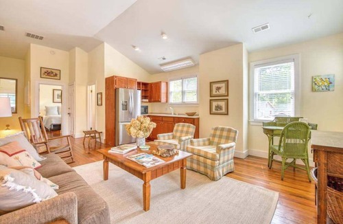 Lake Junaluska House | Lovely lakefront home with fireplace, pool, tennis, fast WiFi, & washer/dryer