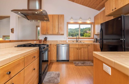 Sea Ranch House | Lovely views, walk to Shell Beach, EV charger!