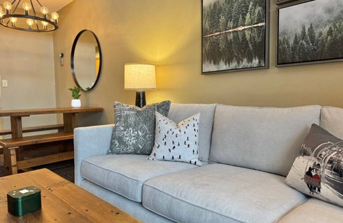 Lutsen Apartment | Lutsen Ski-In/Ski-Out | Moose Mtn Views | Hot Tub