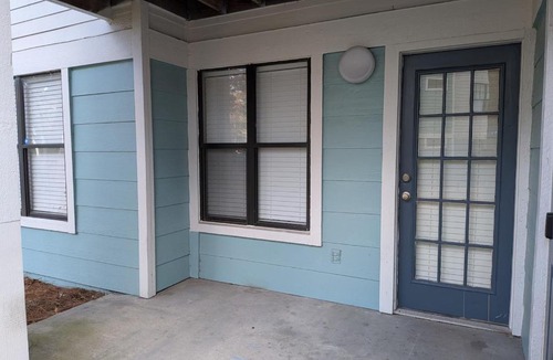 Southside Apartment | Lux Pool Home Mins to Mayo Beach UNF Spine andPain