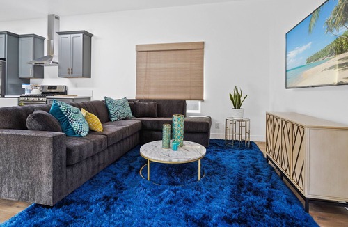 Crenshaw House | Luxe & Stylish Private House w/ Hot Tub near DTLA!