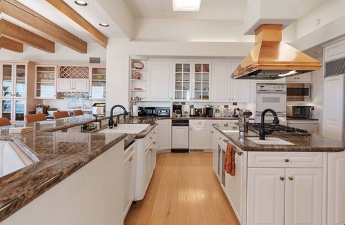 Country Club House | Luxe Sunset Villa w/Oceanview, Pool & Hot Tub, Terrace & Art Studio in La Jolla