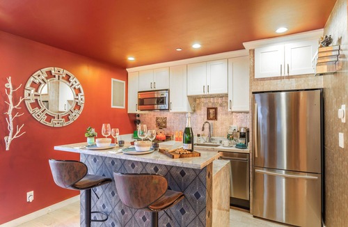 Inner Mission Condo | Luxurious Comfort! Rooftop Deck, Perfect Location in San Francisco