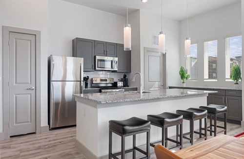 Stony Ridge North Apartment | Luxury 2BD/2BA Next to Airport 9193