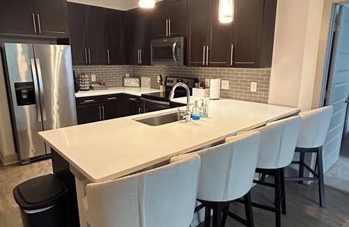 Dilworth Apartment | Luxury Boutique Apt in Uptown Charlotte- 2 Bedroom, 2 Bathroom