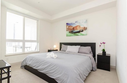 Downtown Los Angeles Apartment | Luxury Highrise Living Downtown LA