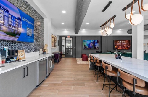 McNeil Apartment | Luxury King 1BD suite w Pool/Gym/Office & Parking