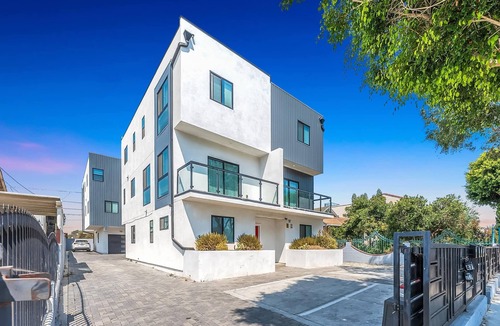 Mid City House | Luxury Townhome w/Gated Parking & Private Balcony