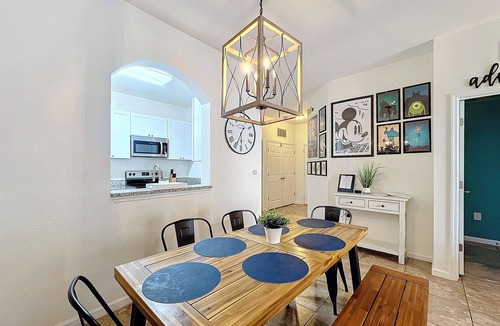 Windsor Hills Condo | Luxury Windsor Hills Mickey’s Dream Home, 2mi to Disney!