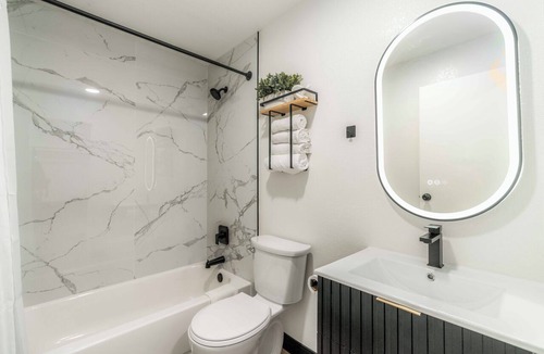 Point Loma Hotel | LYFE INN & SUITES by AGA - San Diego Airport/Point Loma