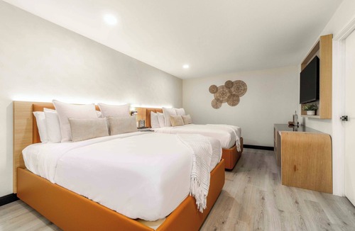 Point Loma Hotel | LYFE INN & SUITES by AGA - San Diego Airport/Point Loma