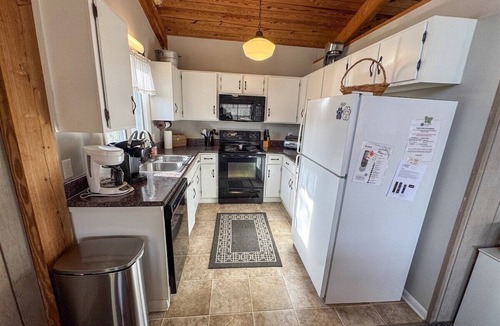 Lake Junaluska House | Mae`s Haven a 6 Bed- Lake Junaluska w/Private Dock