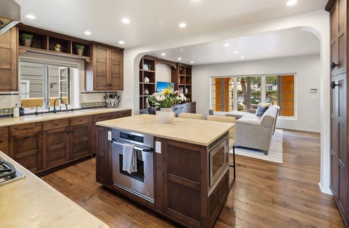Beach Barber Tract House | Majestic Corner Coastal Haven