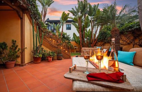 Beach Barber Tract House | Majestic Corner Coastal Haven