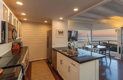 Malibu House | Malibu Beach House on Private Sandy Beach