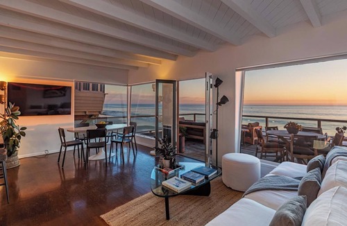 Malibu House | Malibu Beach House on Private Sandy Beach