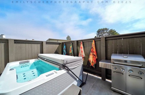 Western Malibu Condo | Malibu Luxury Condo with Private Beach Club