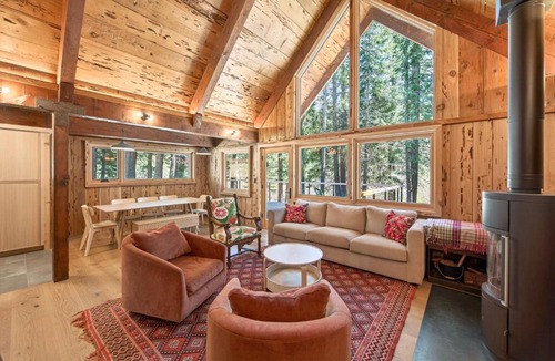 Alpine Meadows House | Marigold Cabin by Tahoe Getaways - 3BR in Alpine Meadows w Ski Shuttle!