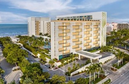 Marco Island Resort | Marriott Vacation Club Marco Island 2 BR poolside sleeps 8 3rd to 5th floor