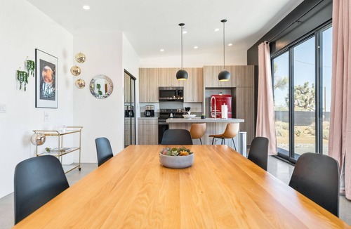Yucca Valley House | MARS HAUS - Heated Pool & Outdoor Movie Projector