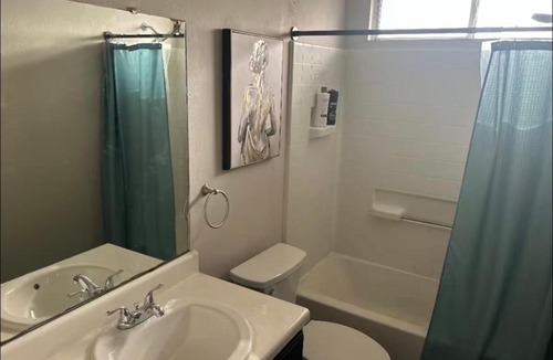 Stoney Ridge House | Master Bedroom with private bath near COTA and Tesla