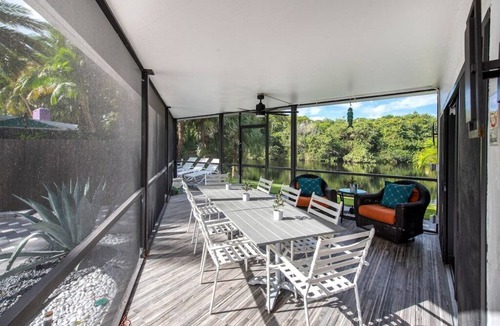 Birch Park Finger Streets House | Mid-Centrury Oasis | 1 Block to Ft Lauderdale Beach