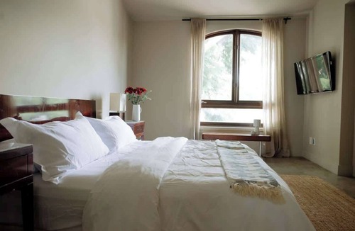 West Hollywood Bed & Breakfast | Mid-Century Loft in West Hollywood
