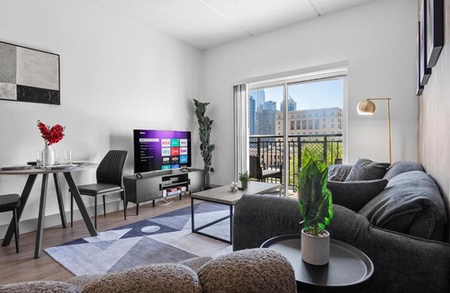 Charlotte Center City Apartment | Midnight Marvel - Amazing City Views, Free Parking