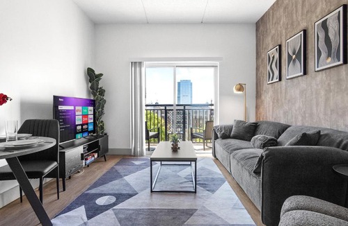 Charlotte Center City Apartment | Midnight Marvel - Amazing City Views, Free Parking