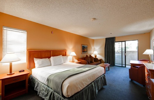 Desert Hot Springs Hotel | Miracle Springs Resort & Spa