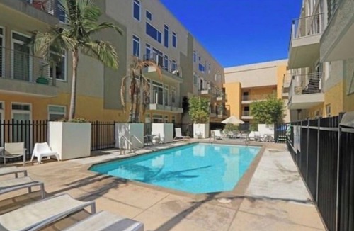 Downtown Burbank Condo | Modern 1BR In Downtown Burbank, Walkable + Parking