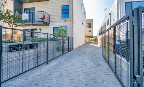Rampart Village Apartment | Modern 3 Bedroom Ensuite House with Gated Parking
