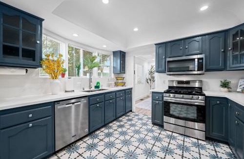 Pico - Robertson Apartment | Modern and Spacious 4 Bedroom Home