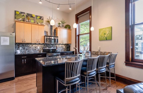 Holland Condo | Modern Condo in Downtown Holland: The Michigan