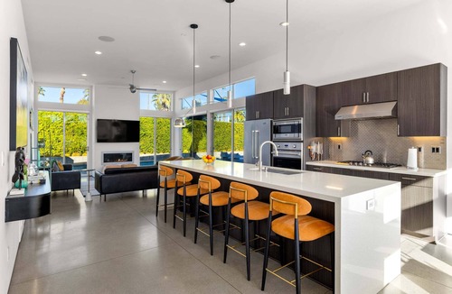 Warm Sands House | Modern Desert Oasis – Luxury Retreat