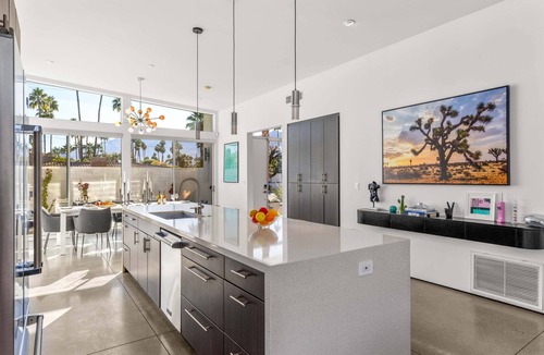 Warm Sands House | Modern Desert Oasis – Luxury Retreat