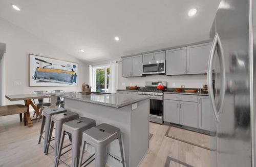 Pigeon House | Modern Home on Sand Point! 11 mins to DT caseville