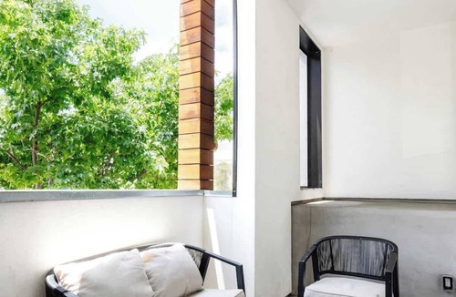 Little Italy Apartment | Modern Inner City Pad w/Patio | Walk Everywhere!