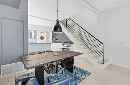 Little Italy Condo | Modern Urban Row Home * 2 Blocks to San Diego Bay * A/C