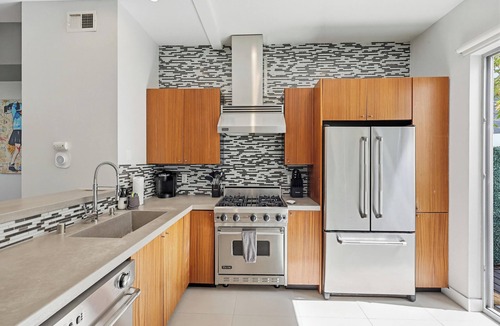 Little Italy Condo | Modern Urban Row Home * 2 Blocks to San Diego Bay * A/C