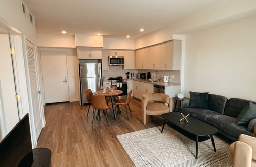 Northridge Apartment | Monthly Stays 1BR Near CSUN w/Free Parking & Laundry