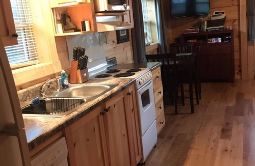 Tryon Cabin | Moore Road Cabin 1 Pet Friendly Horse Lovers delight