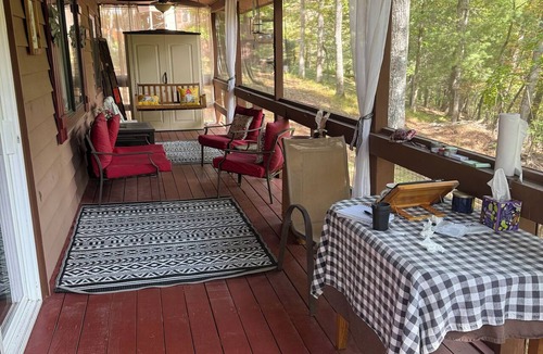 Murphy Cabin | Mossy Mountain Getaway in the peaceful Smokey Mountains