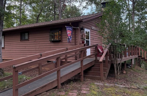 Murphy Cabin | Mossy Mountain Getaway in the peaceful Smokey Mountains