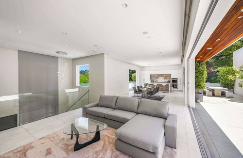 Sherman Oaks House | Mountainside Manor by Colby & Conrad