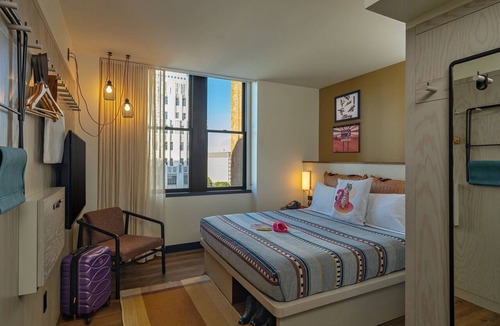 Downtown Phoenix Hotel | Moxy Phoenix Downtown