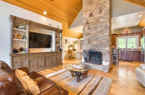 Waynesville House | Mtn-View Waynesville Home Less Than 1 Mile to Main St