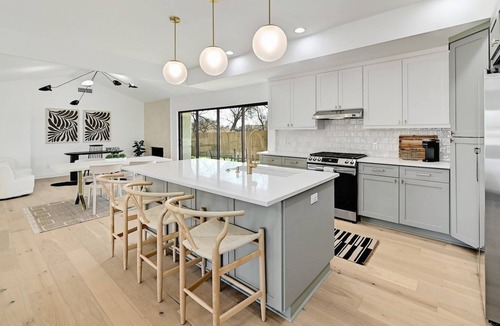 North Austin Civic Association House | New! Chic & Modern 3BR Home in North Austin!