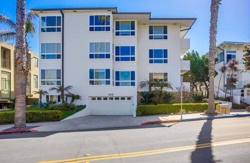 Village of La Jolla Condo | New lower rates - 1bd condo - walk to everything